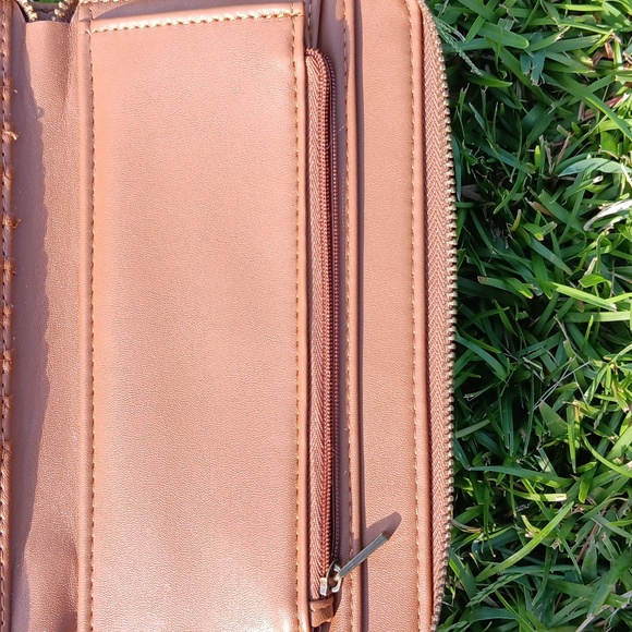 EUC UNIVERSAL THREAD LONG ZIP WALLET LIGHT BROWN - Picture 9 of 12